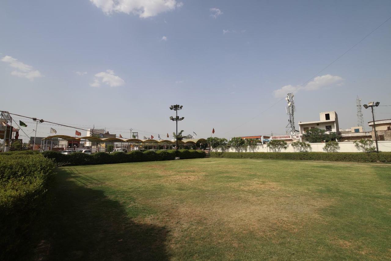 Hotel Deep Palace Jind 외부 사진